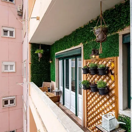 Lejlighed Classy 4bdr W/ Balcony By Lovelystay