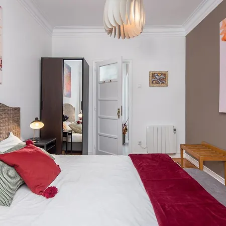 Διαμέρισμα Classy 4bdr W/ Balcony By Lovelystay