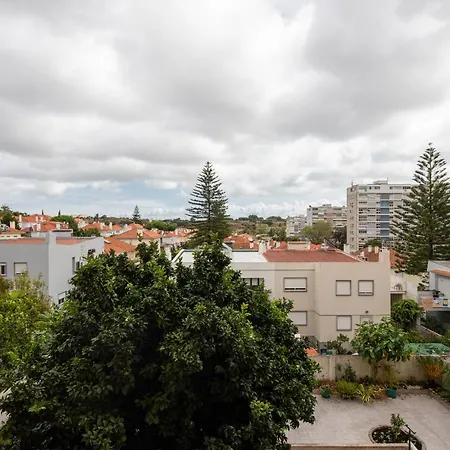 Classy 4Bdr Apartment With Balcony
