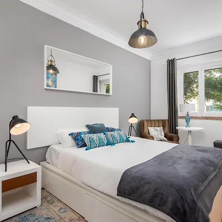 Διαμέρισμα Classy 4bdr W/ Balcony By Lovelystay Lisboa