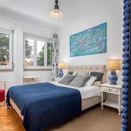 Classy 4Bdr Apartment With Balcony Apartment