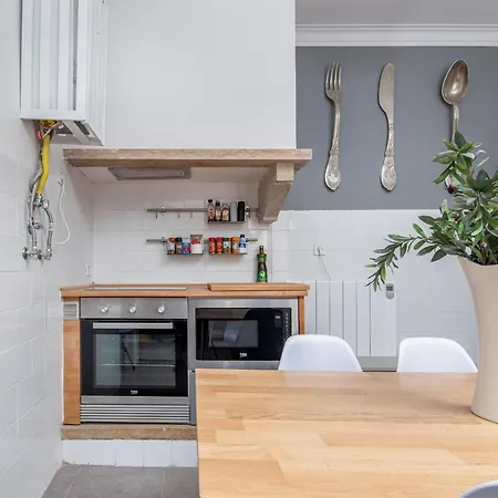 Classy 4bdr W/ Balcony By Lovelystay Apartamento