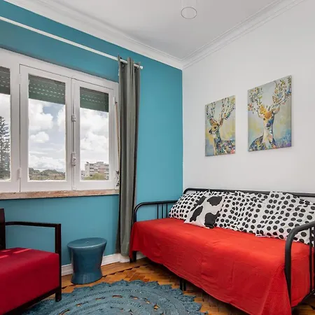 Apartamento Classy 4bdr W/ Balcony By Lovelystay *