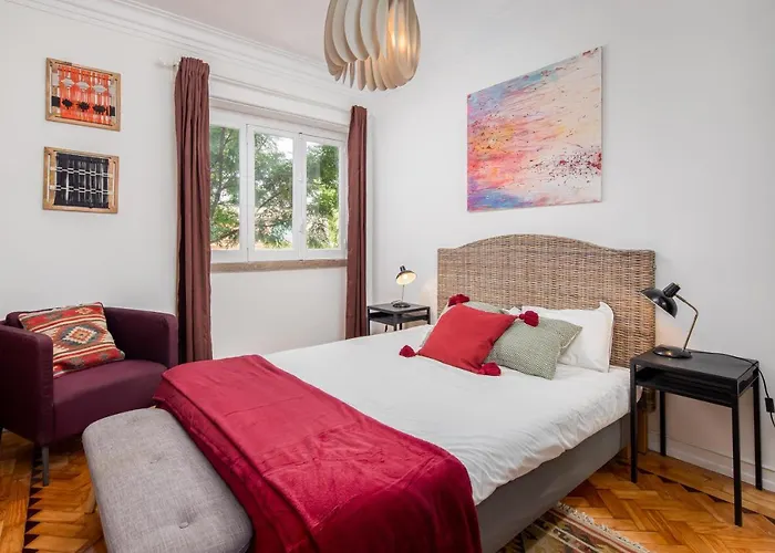 Classy 4bdr W/ Balcony By Lovelystay Apartamento Lisboa