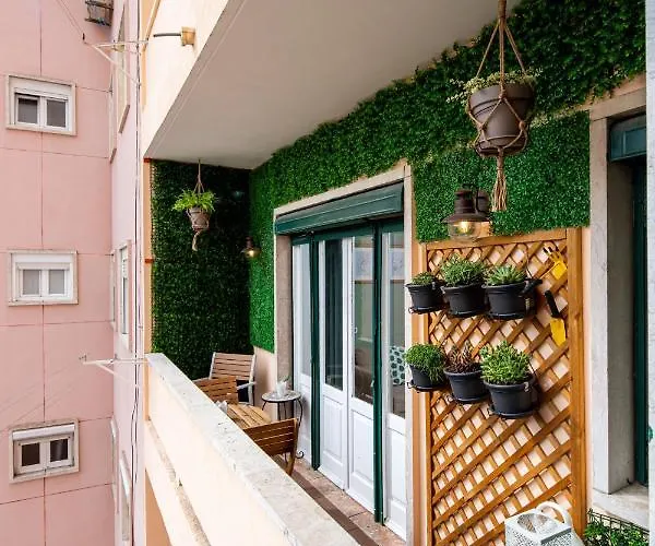 Apartamento Classy 4bdr W/ Balcony By Lovelystay