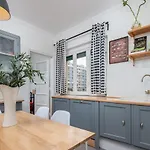 Classy 4bdr W/ Balcony By Lovelystay