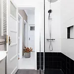 Classy 4bdr W/ Balcony By Lovelystay * Lisboa